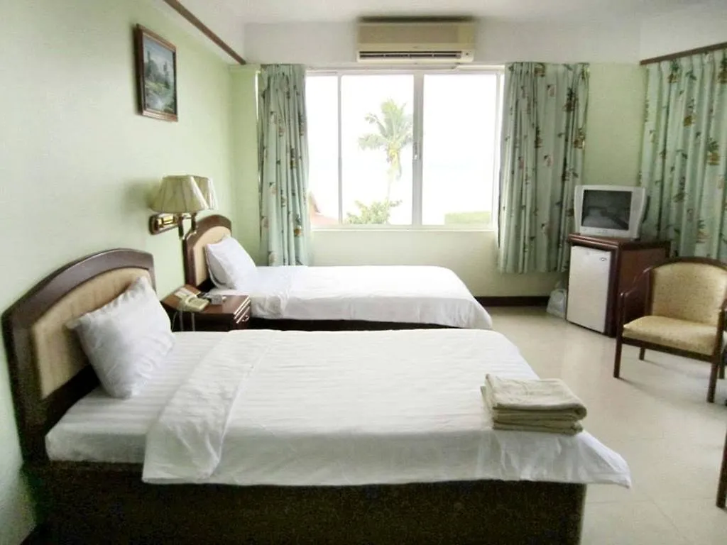 New Beach Hotel Sihanoukville 3*,